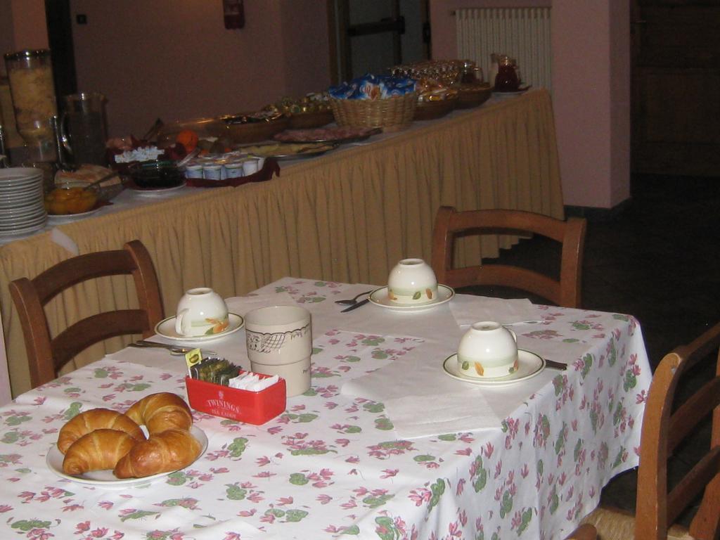 Hotel Villa Plinia Праджелато Екстериор снимка