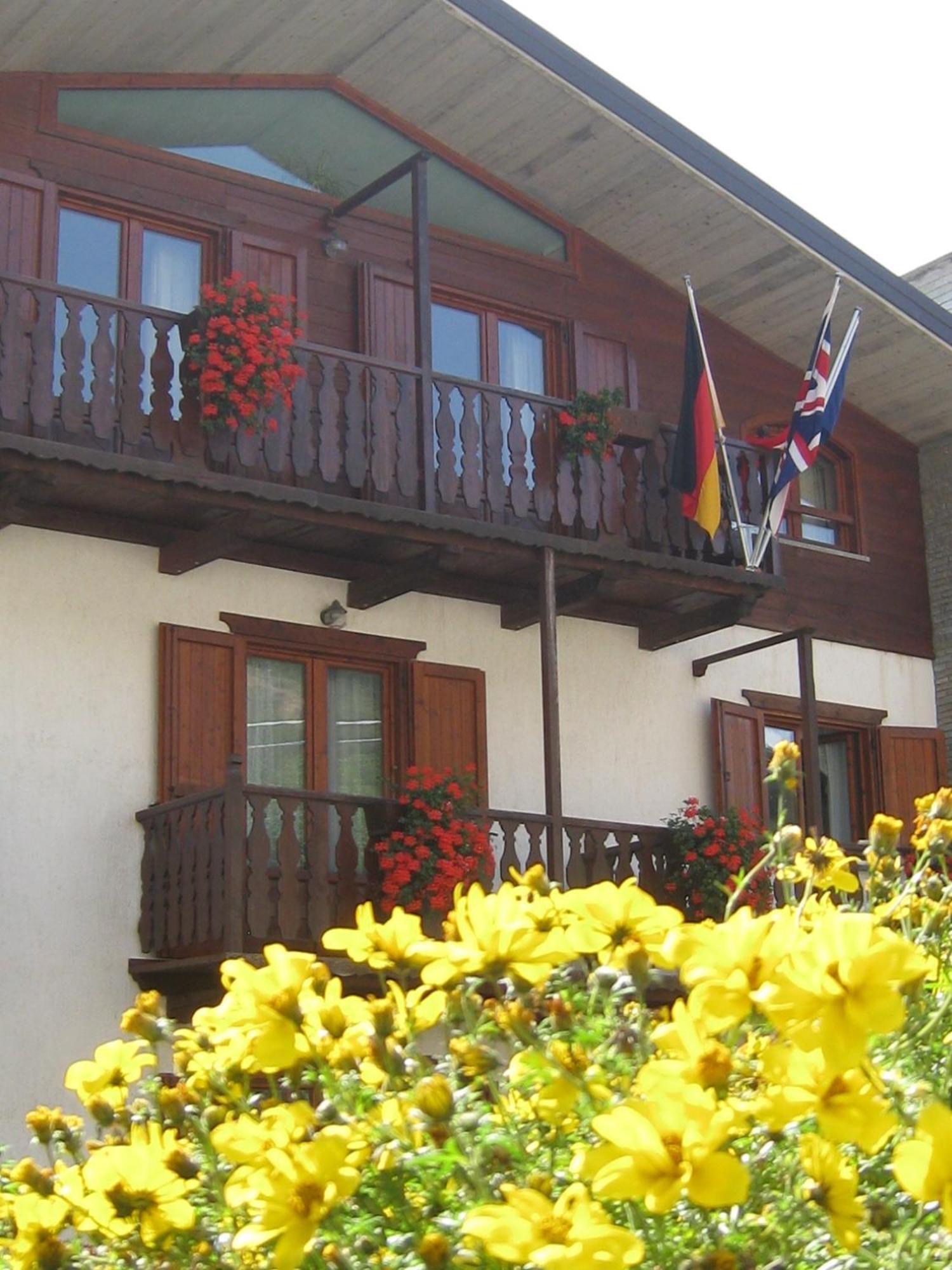 Hotel Villa Plinia Праджелато Екстериор снимка