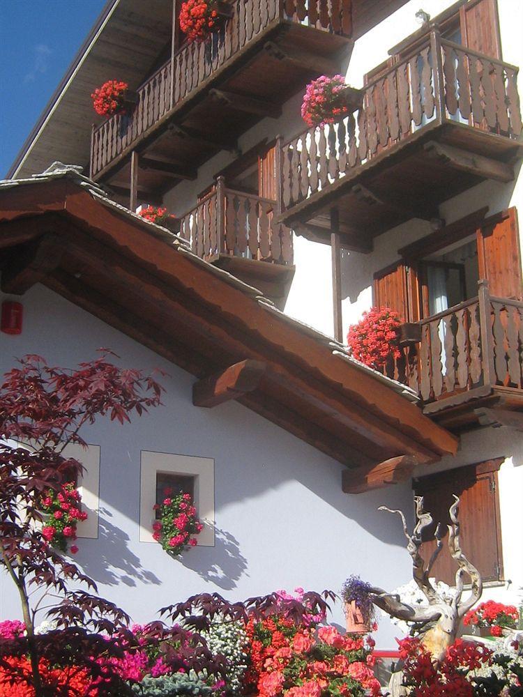 Hotel Villa Plinia Праджелато Екстериор снимка